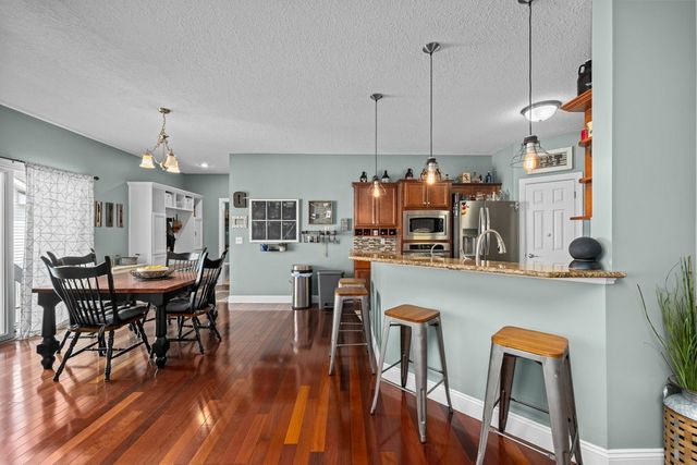 6911 Madison Street, Davenport, IA 52806
