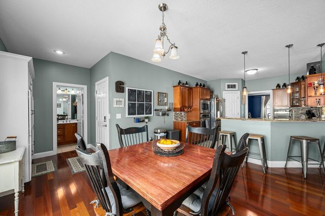 6911 Madison Street, Davenport, IA 52806