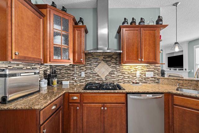 6911 Madison Street, Davenport, IA 52806