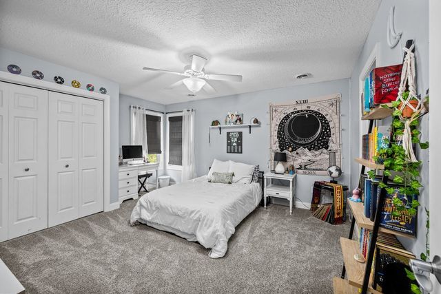6911 Madison Street, Davenport, IA 52806