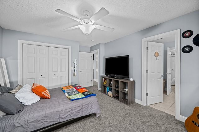 6911 Madison Street, Davenport, IA 52806