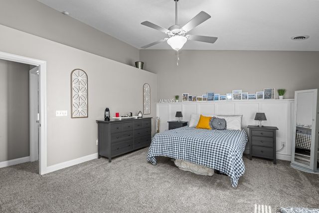 6911 Madison Street, Davenport, IA 52806