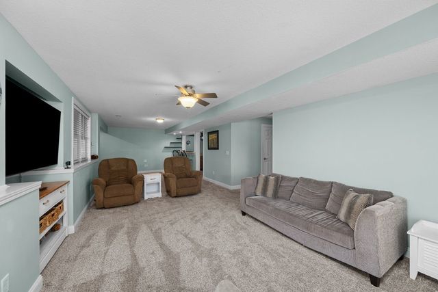 6911 Madison Street, Davenport, IA 52806