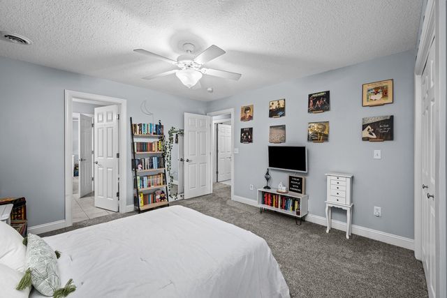 6911 Madison Street, Davenport, IA 52806
