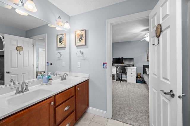 6911 Madison Street, Davenport, IA 52806