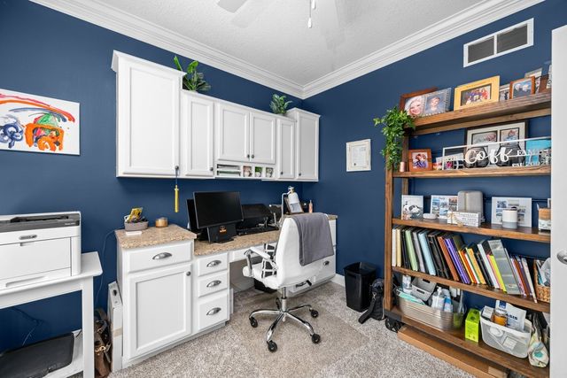 6911 Madison Street, Davenport, IA 52806