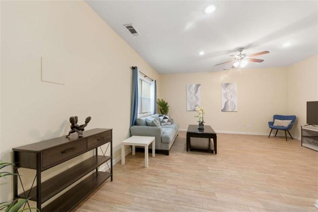 5732 Vinings Place Drive, Mableton, GA 30126