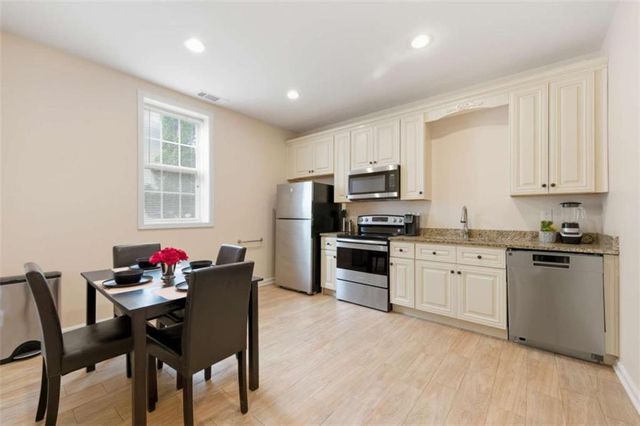 5732 Vinings Place Drive, Mableton, GA 30126