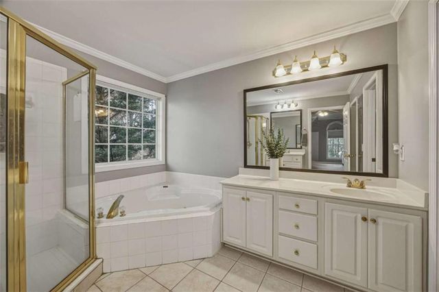 5732 Vinings Place Drive, Mableton, GA 30126