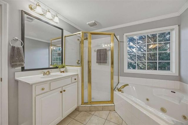 5732 Vinings Place Drive, Mableton, GA 30126