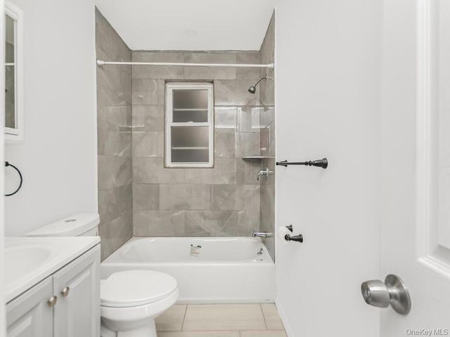 940 E 212th Street, Bronx, NY 10469