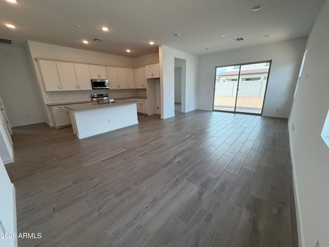 7048 E DRYGULCH Road, San Tan Valley, AZ 85143