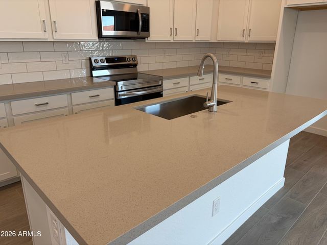 7048 E DRYGULCH Road, San Tan Valley, AZ 85143