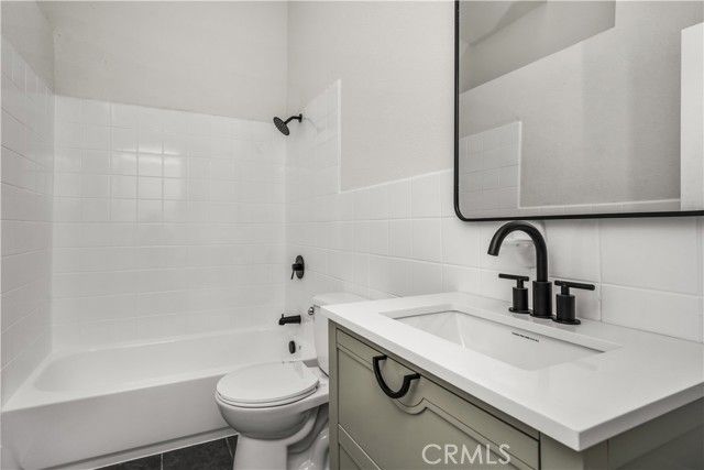 201 Racquet Club, Compton, CA 90220