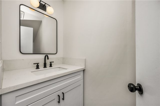 201 Racquet Club, Compton, CA 90220