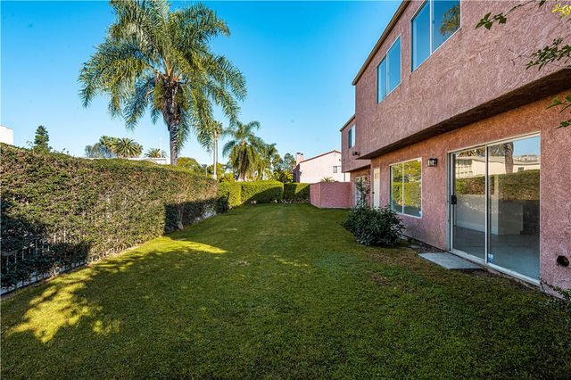 201 Racquet Club, Compton, CA 90220