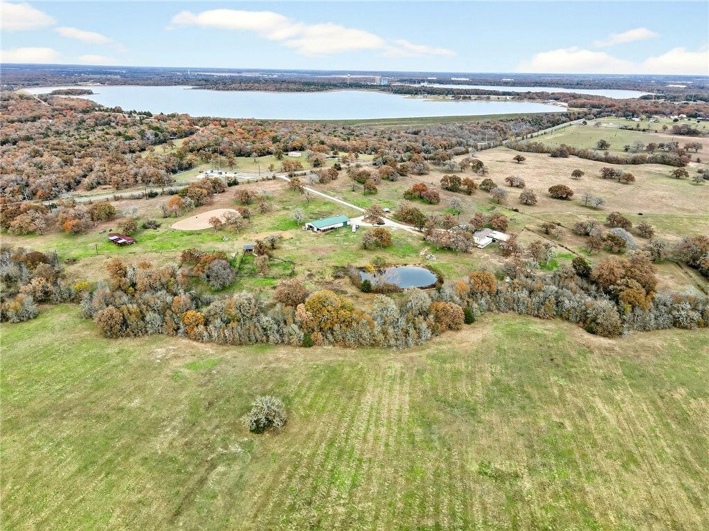 8601 Sandy Point Road, Bryan, TX 77807 — photo 4