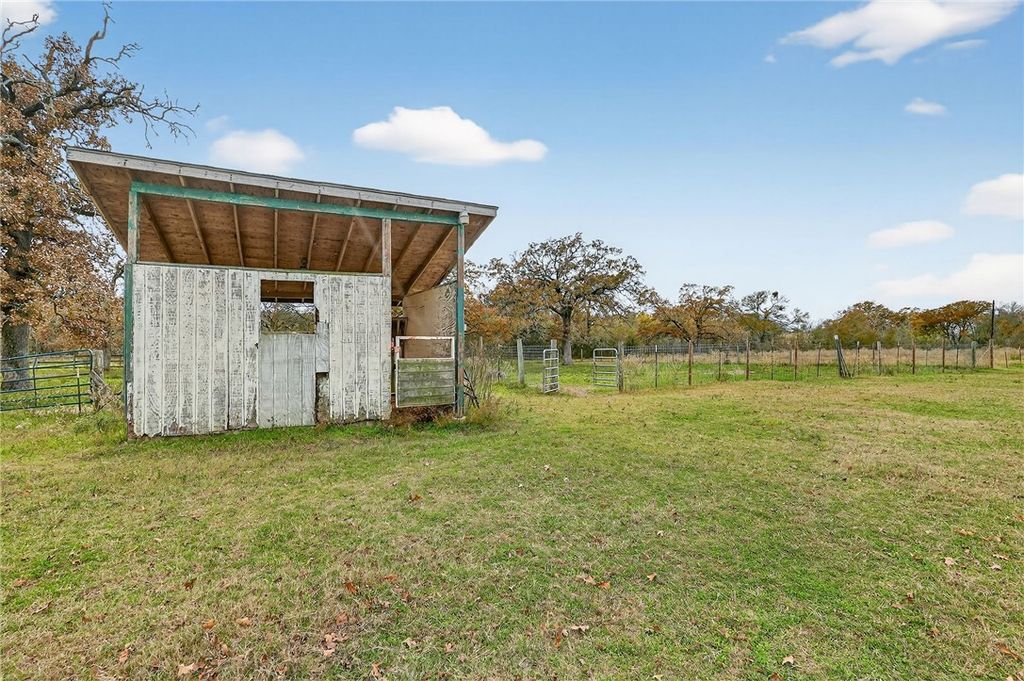 8601 Sandy Point Road, Bryan, TX 77807 — photo 5
