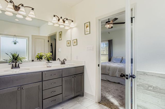 32123 A Howell Road, Waller, TX 77484