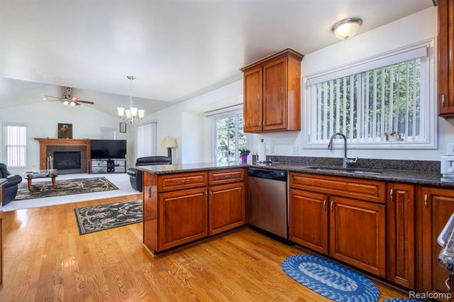 461 Tanner Drive, Troy, MI 48085