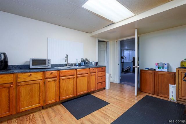 461 Tanner Drive, Troy, MI 48085