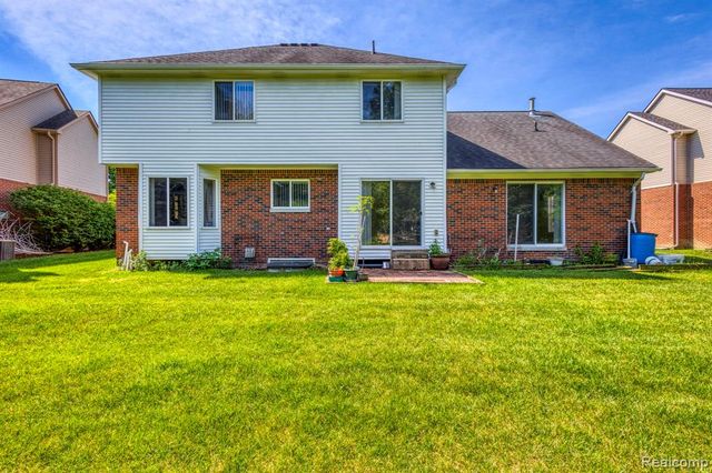 461 Tanner Drive, Troy, MI 48085