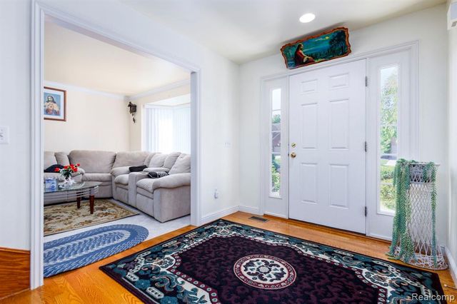 461 Tanner Drive, Troy, MI 48085