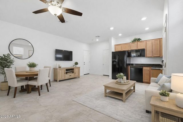 4151 W ACORN VALLEY Trail, New River, AZ 85087