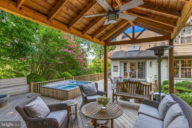 610 LINDSAY CIR, Villanova, PA 19085