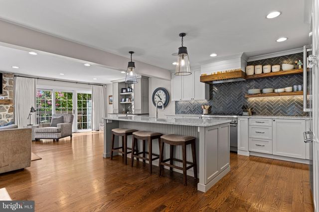 610 LINDSAY CIR, Villanova, PA 19085