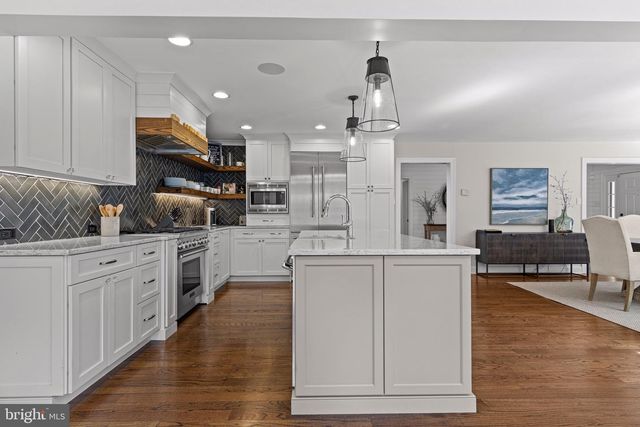 610 LINDSAY CIR, Villanova, PA 19085