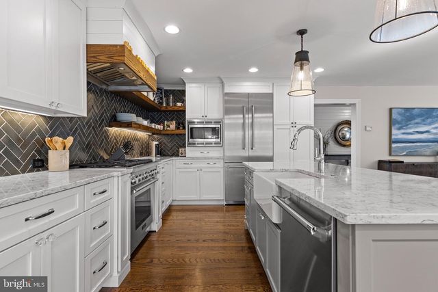 610 LINDSAY CIR, Villanova, PA 19085