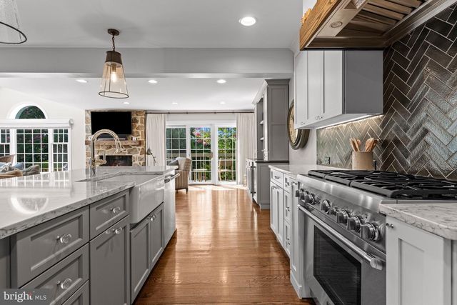 610 LINDSAY CIR, Villanova, PA 19085