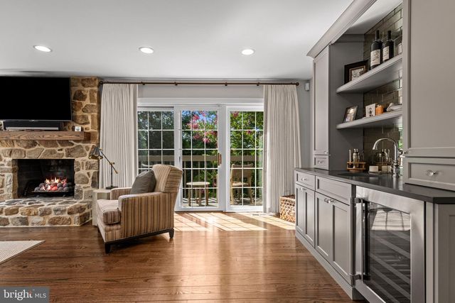 610 LINDSAY CIR, Villanova, PA 19085