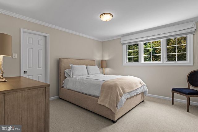 610 LINDSAY CIR, Villanova, PA 19085