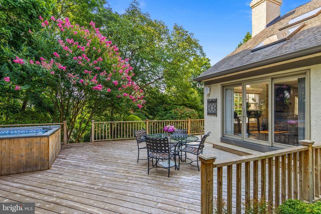610 LINDSAY CIR, Villanova, PA 19085