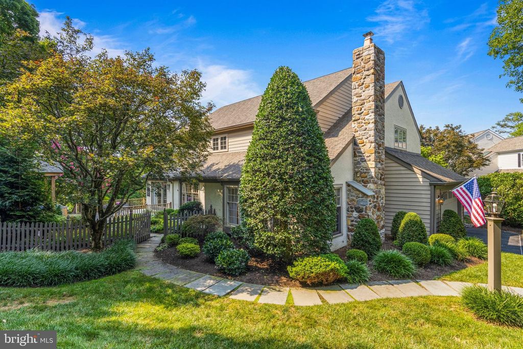 610 LINDSAY CIR, Villanova, PA 19085