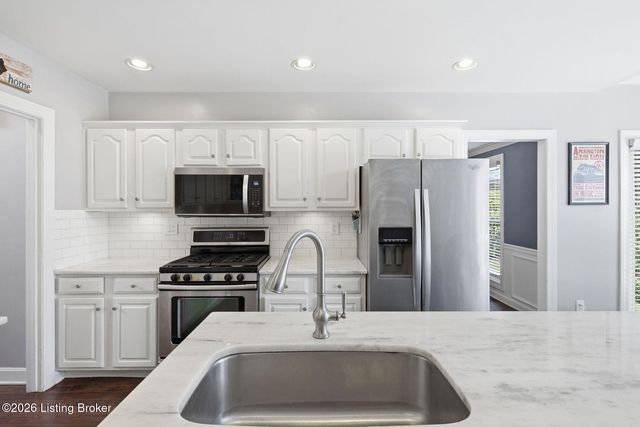2707 Sycamore Woods Ct, Louisville, KY 40241