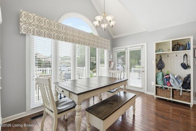 2707 Sycamore Woods Ct, Louisville, KY 40241