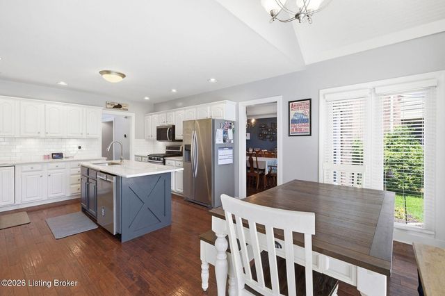 2707 Sycamore Woods Ct, Louisville, KY 40241