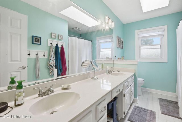2707 Sycamore Woods Ct, Louisville, KY 40241