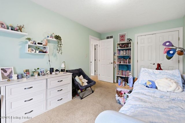 2707 Sycamore Woods Ct, Louisville, KY 40241