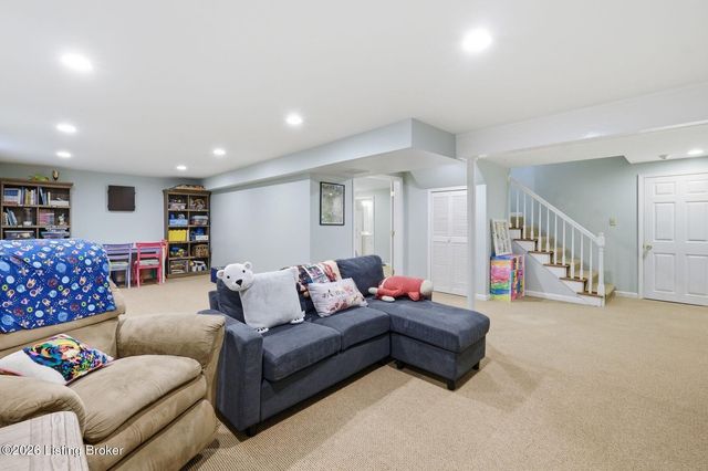 2707 Sycamore Woods Ct, Louisville, KY 40241