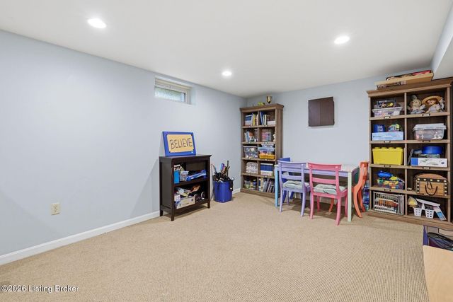 2707 Sycamore Woods Ct, Louisville, KY 40241