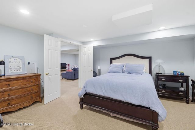 2707 Sycamore Woods Ct, Louisville, KY 40241