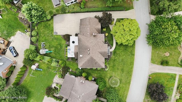 2707 Sycamore Woods Ct, Louisville, KY 40241