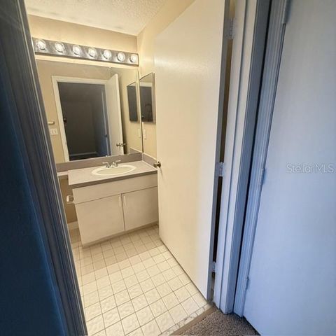 5536 METROWEST BOULEVARD 8-201, Orlando, FL 32811