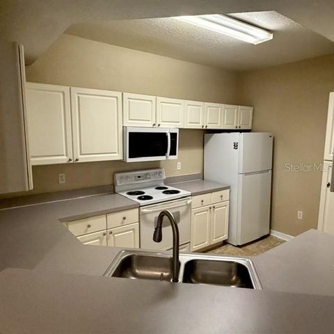 5536 METROWEST BOULEVARD 8-201, Orlando, FL 32811