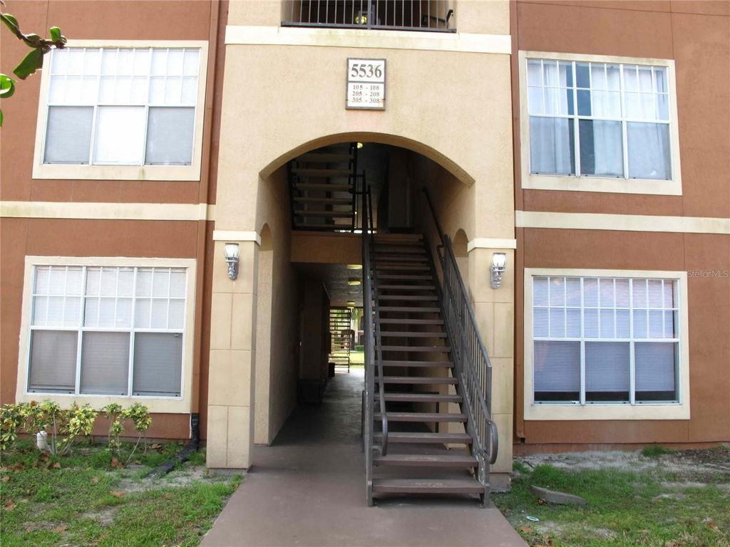 5536 METROWEST BOULEVARD 8-201, Orlando, FL 32811