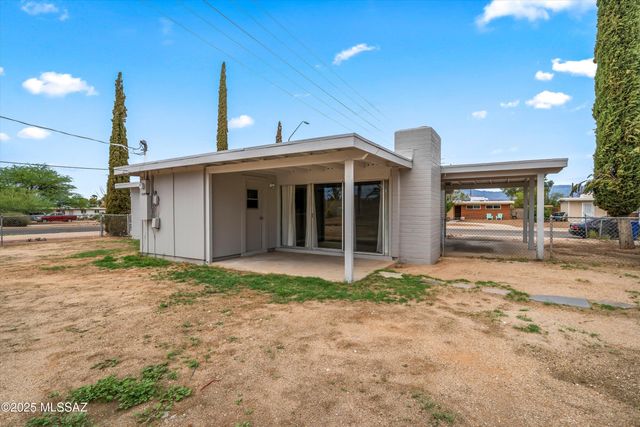 7902 E Winnepeg Drive, Tucson, AZ 85730